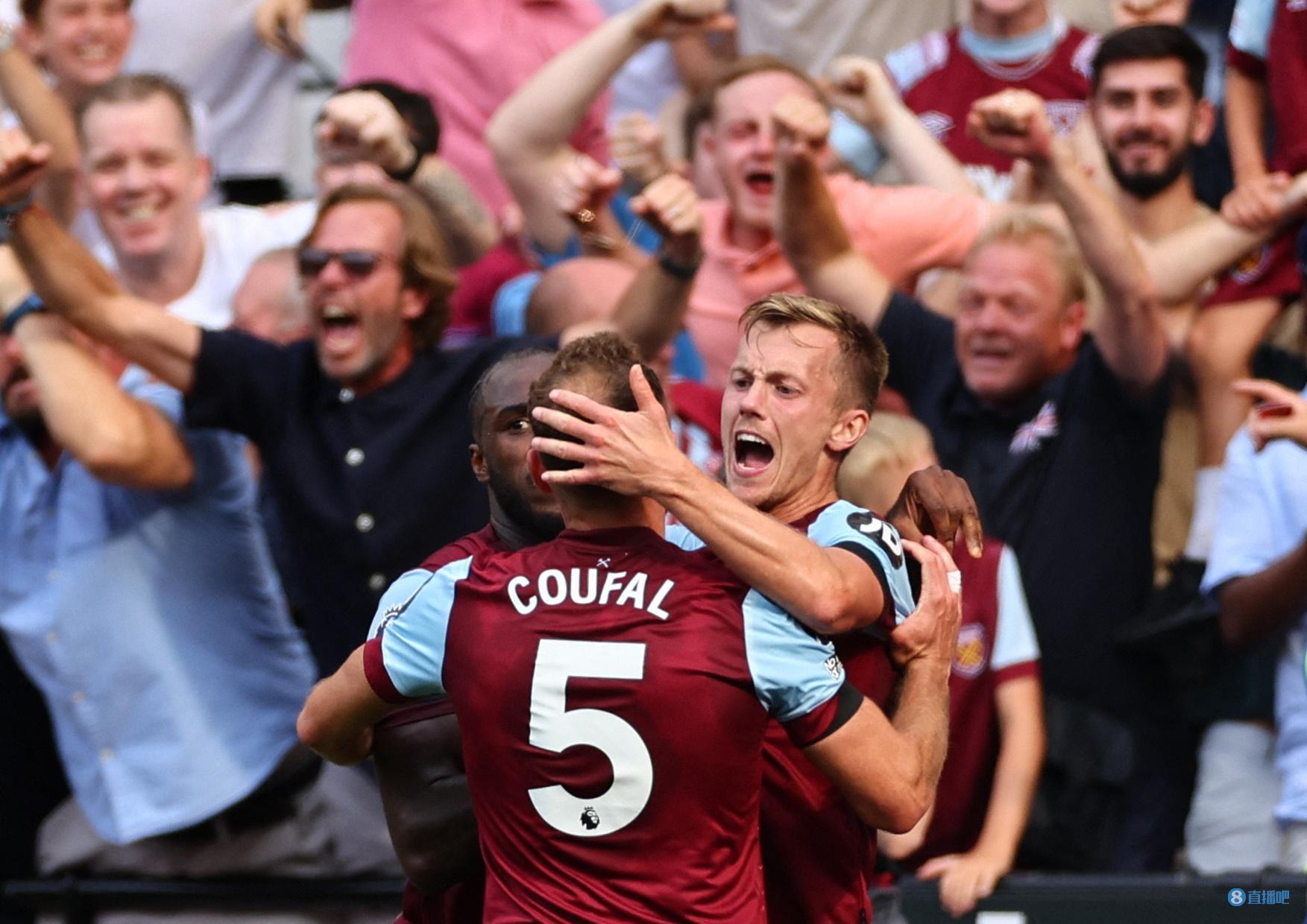 战术调整更 战术调整更